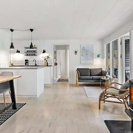 3 Bedroom Gorgeous In Holiday home